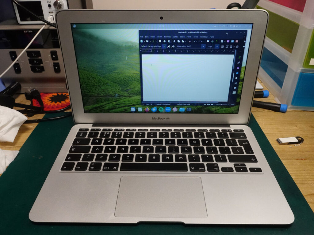 Macbook A1445 Linux I